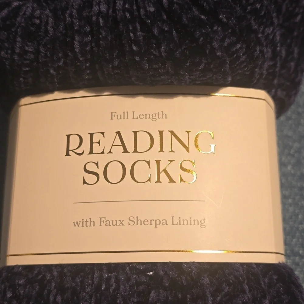❤️BUY 5 GET 3 FREE Navy Cable Knit Chenille Reading Sock, Retail $19.99 USD